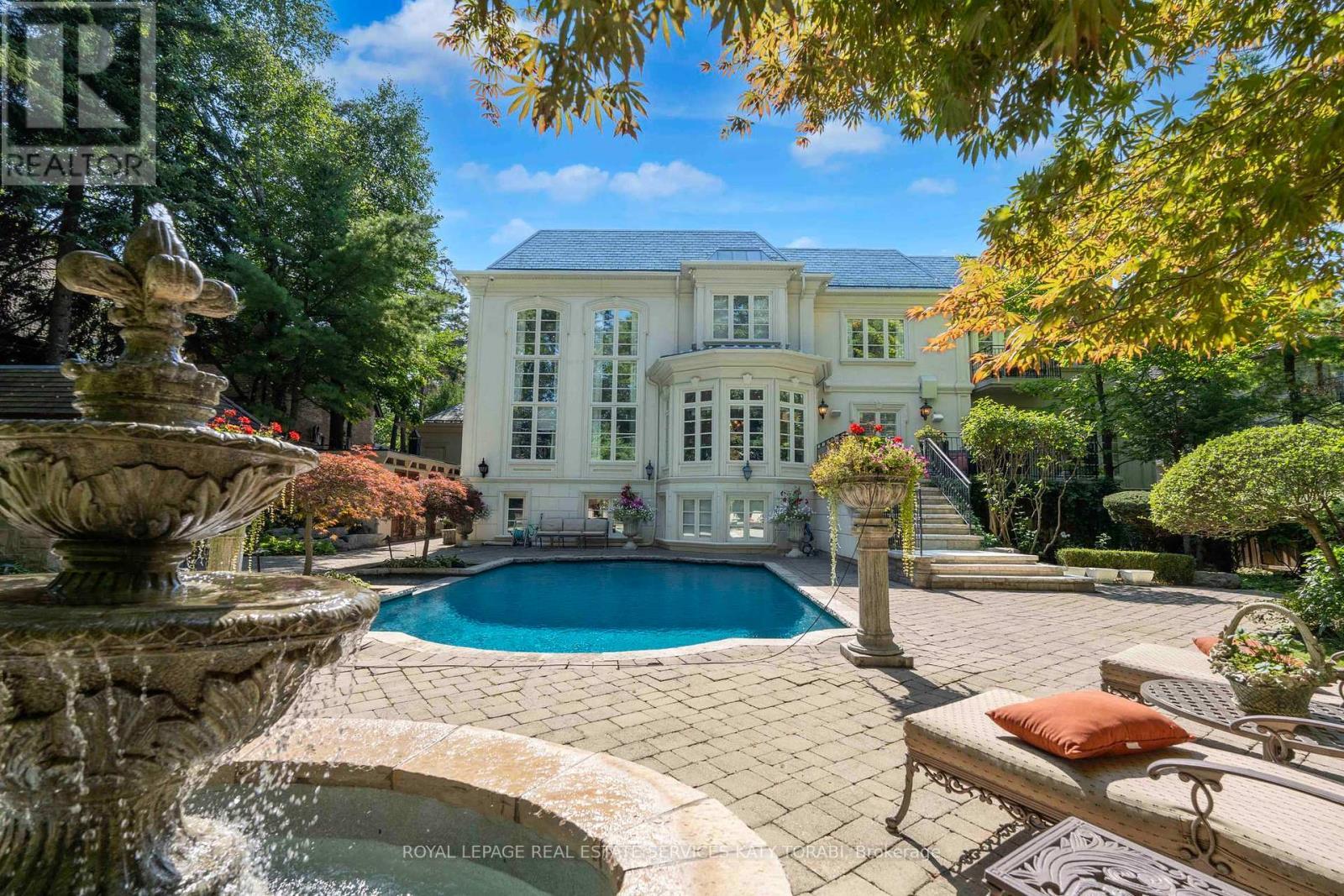 












11 DOON ROAD

,
Toronto,




Ontario
M2L1M1

