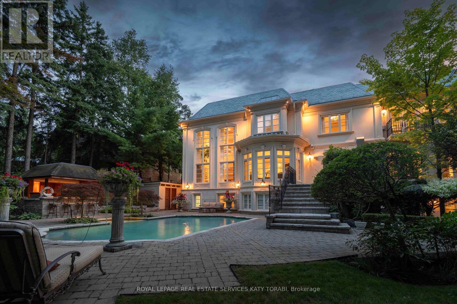 












11 DOON ROAD

,
Toronto,




Ontario
M2L1M1

