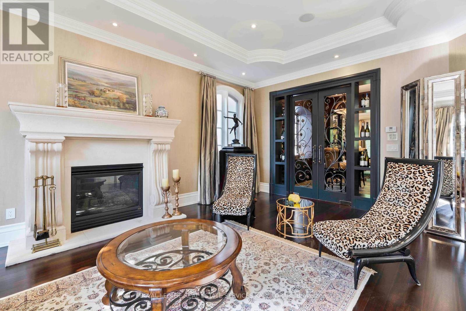 












11 DOON ROAD

,
Toronto,




Ontario
M2L1M1


