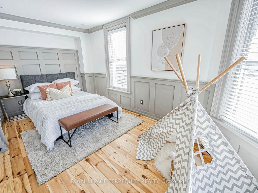 









6


Aileen Lewis

Court,
Markham,




ON
L6E 1A8

