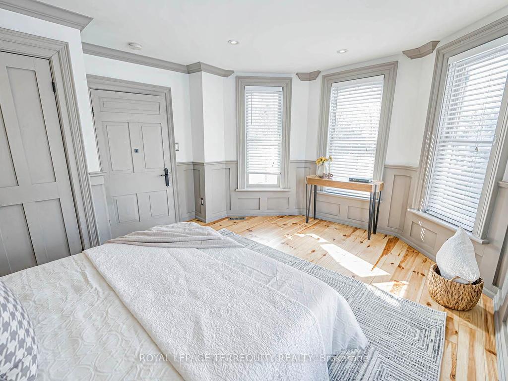 









6


Aileen Lewis

Court,
Markham,




ON
L6E 1A8

