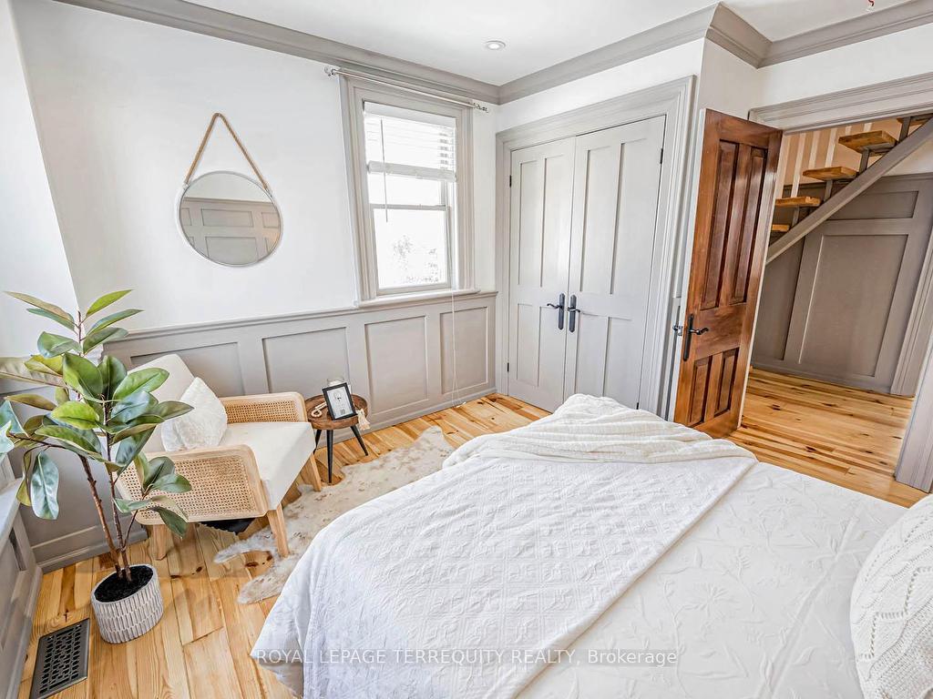 









6


Aileen Lewis

Court,
Markham,




ON
L6E 1A8

