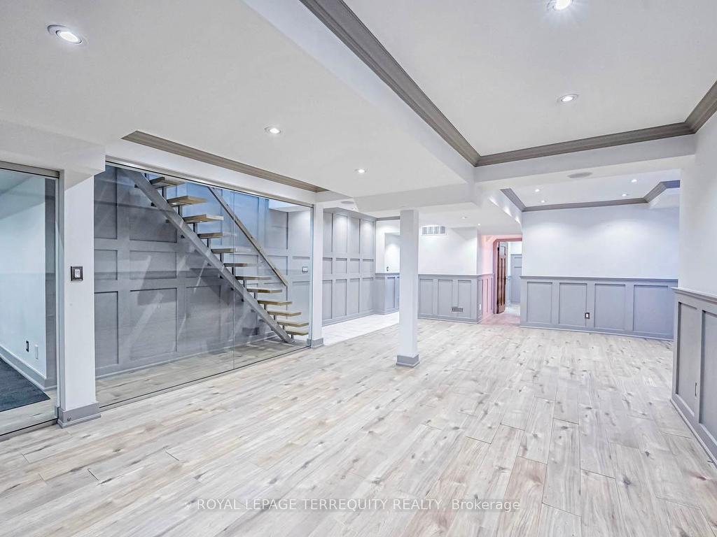 









6


Aileen Lewis

Court,
Markham,




ON
L6E 1A8

