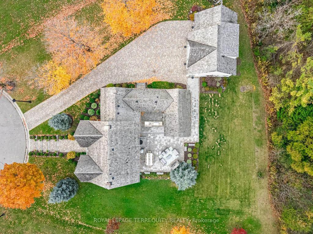 









6


Aileen Lewis

Court,
Markham,




ON
L6E 1A8

