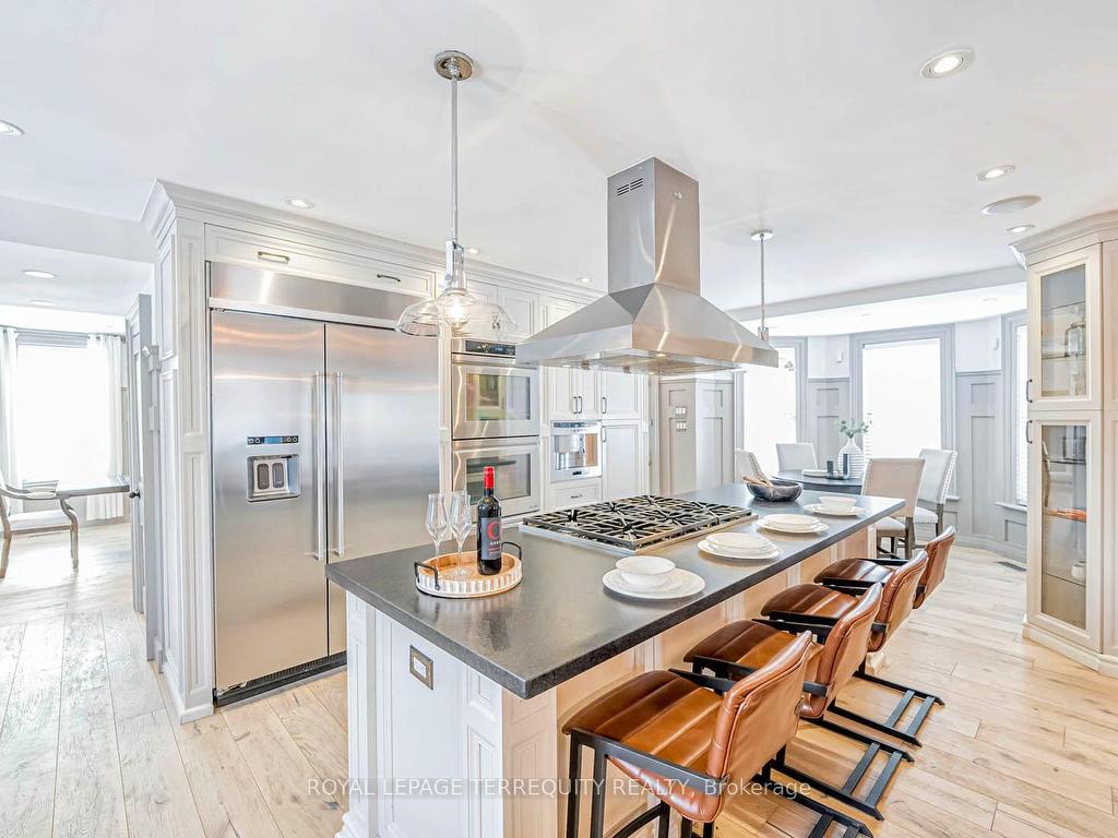 









6


Aileen Lewis

Court,
Markham,




ON
L6E 1A8

