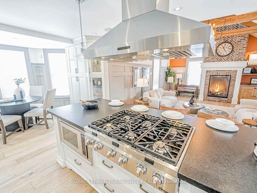 









6


Aileen Lewis

Court,
Markham,




ON
L6E 1A8

