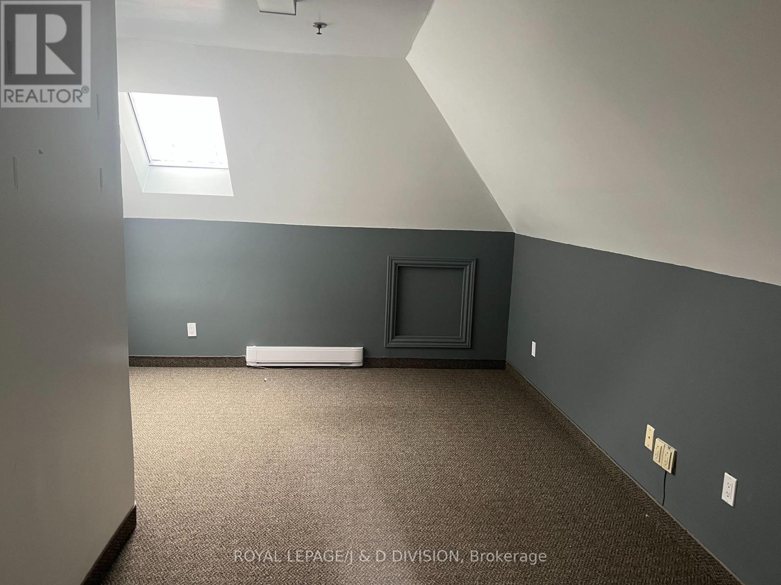 












300 - 101 MARY STREET W

,
Whitby,




Ontario
L1N2R4

