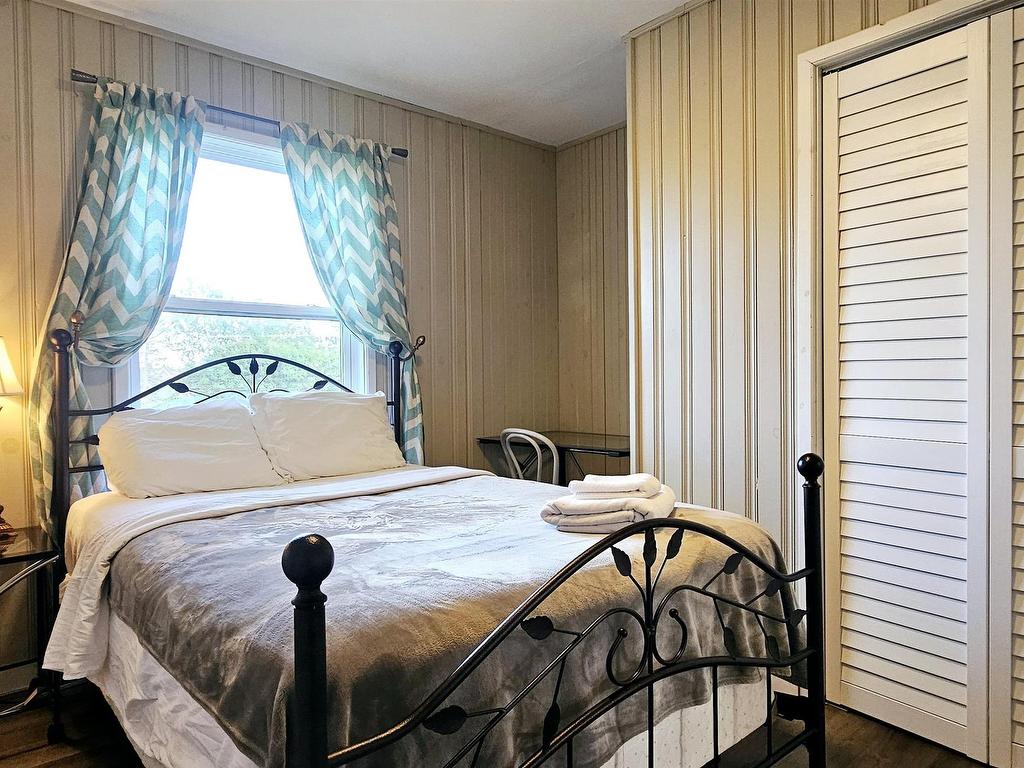 












8 Clarence Lane

,
Cavendish,




PE
C0A 1N0

