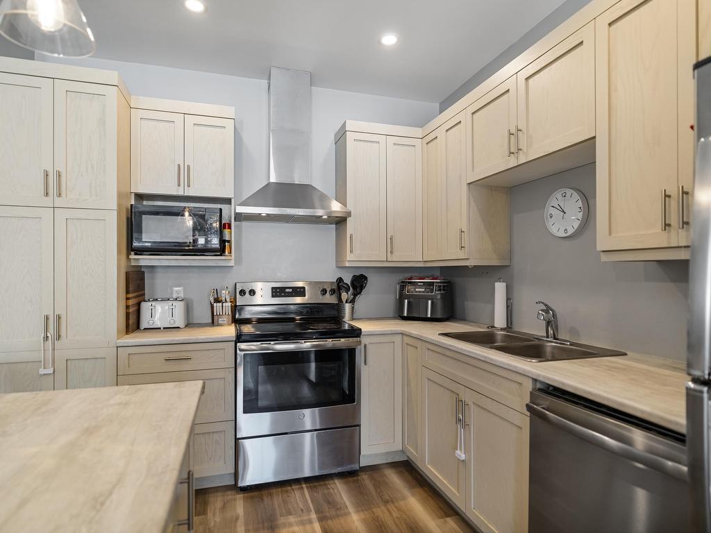 












101 & 103 Mercedes Drive

,
Cornwall,




PE
C0A 1H3

