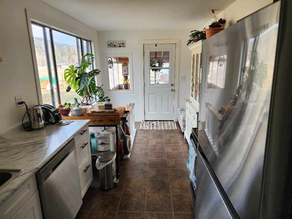 









1385


6

Highway,
Cherryville,




BC
V0E 2G1

