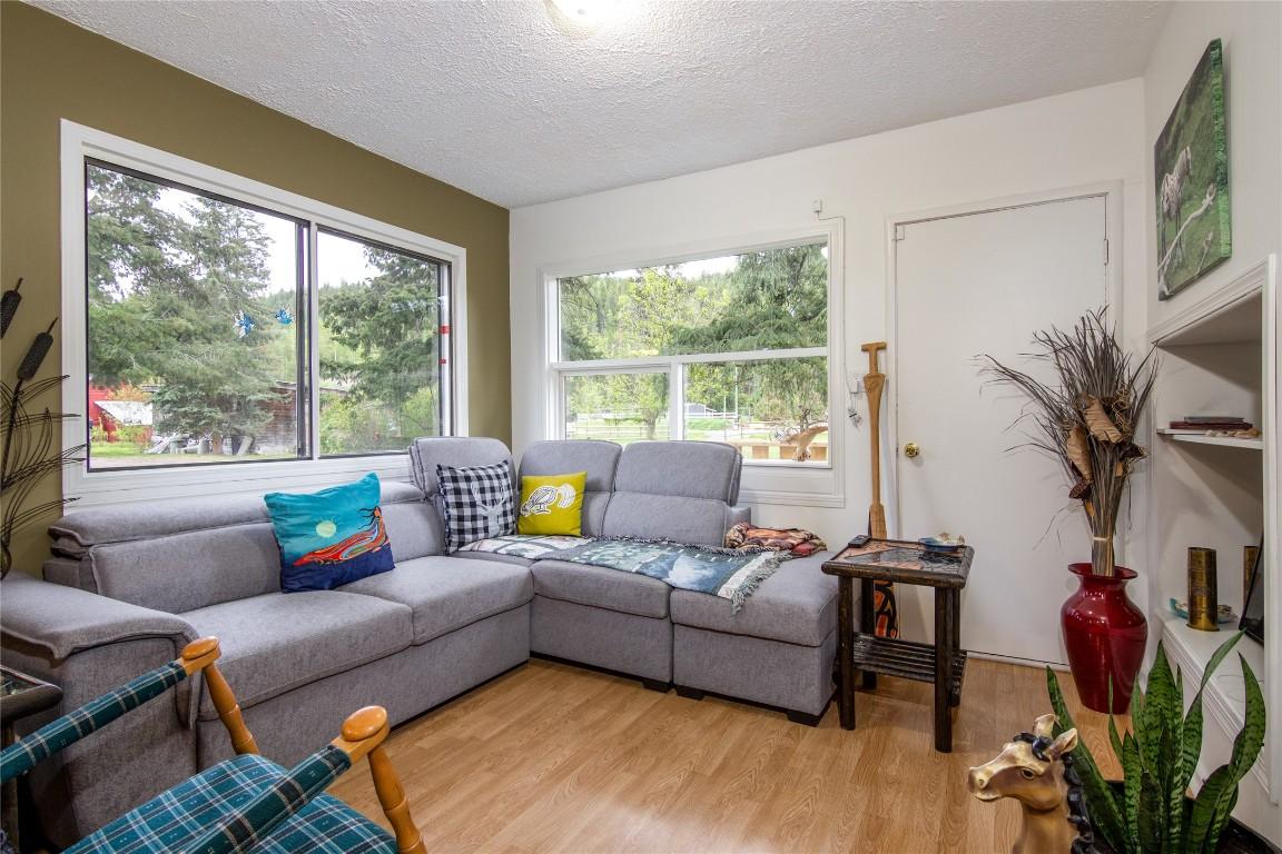 









1385


6

Highway,
Cherryville,




BC
V0E 2G1

