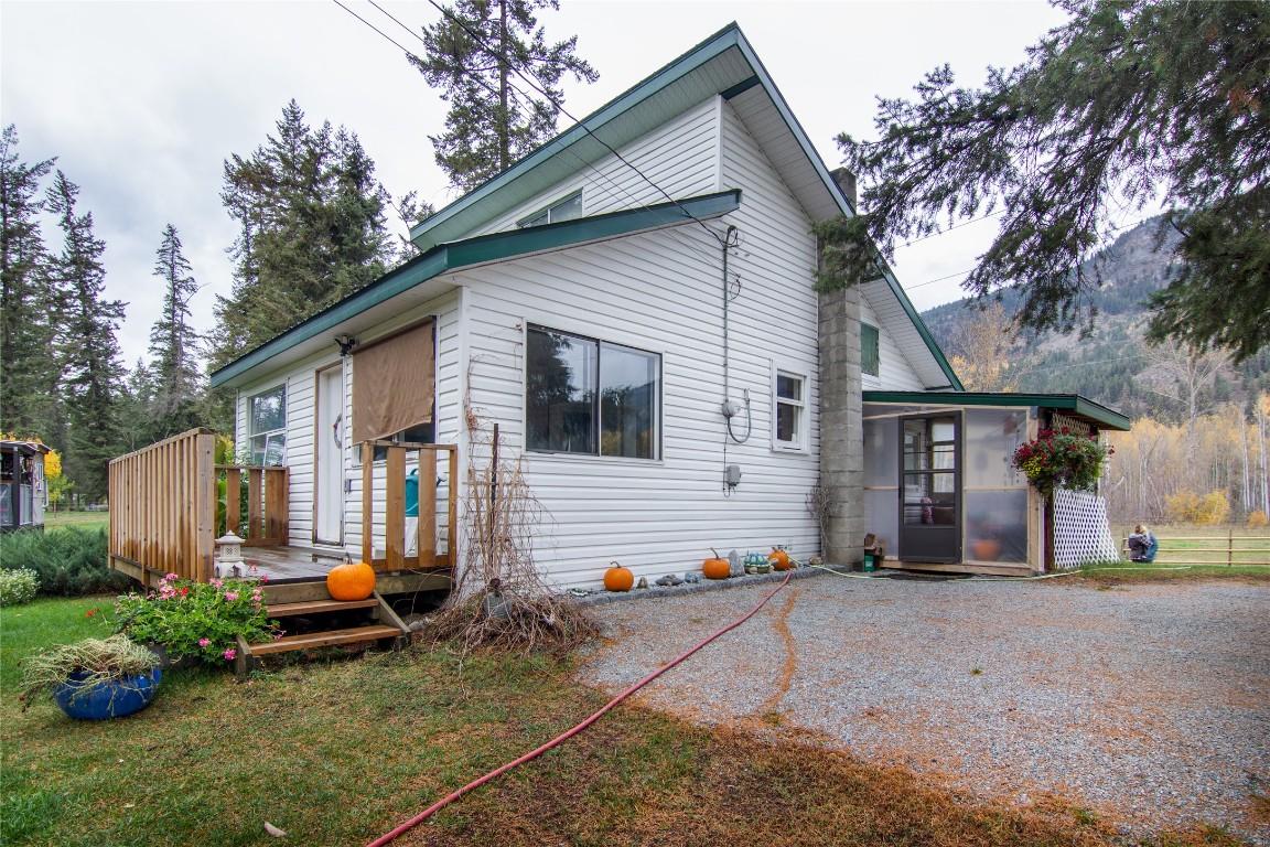 









1385


6

Highway,
Cherryville,




BC
V0E 2G1

