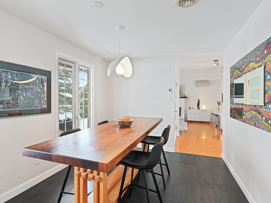 









2007


Rue La Corne

,
Saint-Bruno-de-Montarville,




QC
J3V5A1

