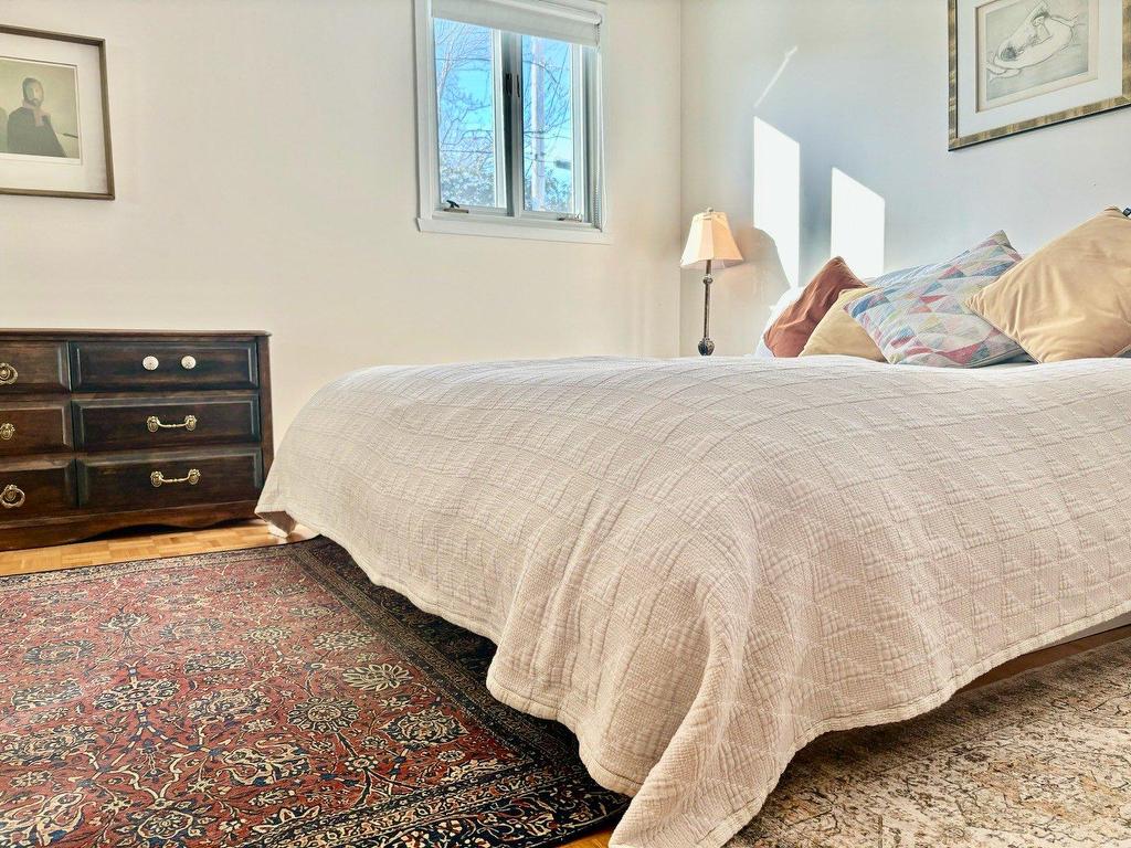 









2007


Rue La Corne

,
Saint-Bruno-de-Montarville,




QC
J3V5A1

