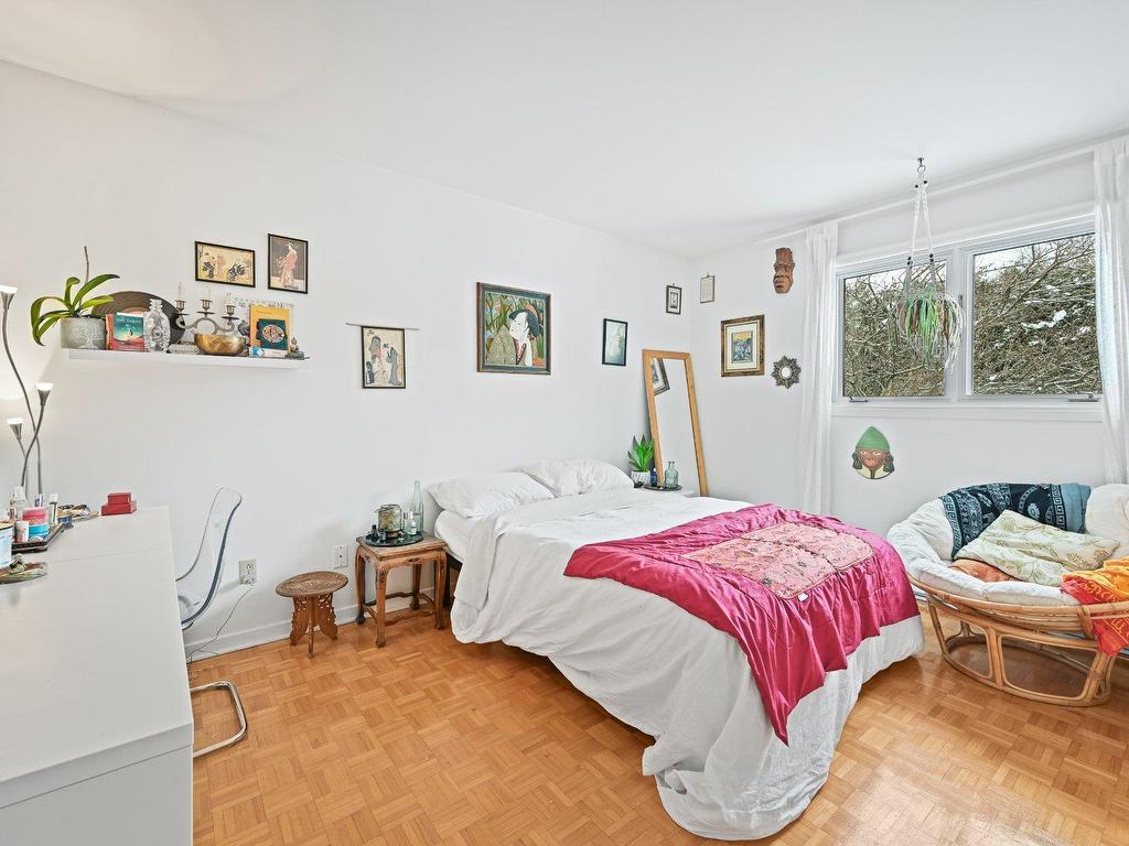 









2007


Rue La Corne

,
Saint-Bruno-de-Montarville,




QC
J3V5A1

