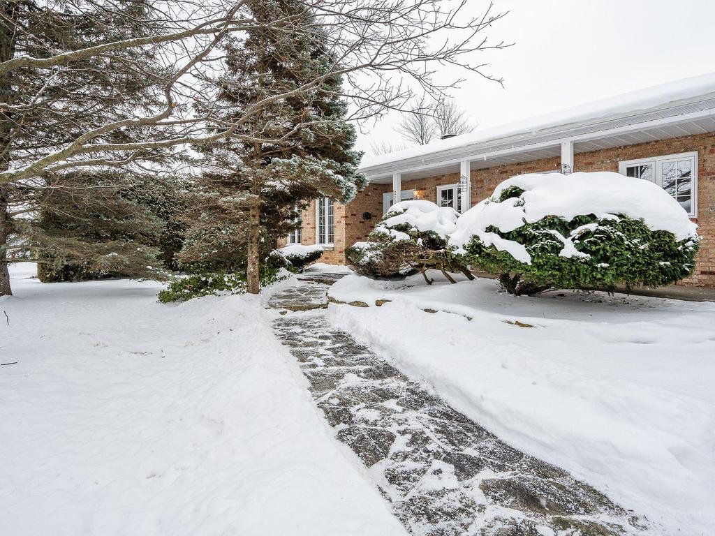









2007


Rue La Corne

,
Saint-Bruno-de-Montarville,




QC
J3V5A1

