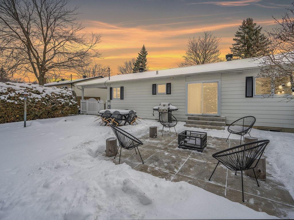 









2007


Rue La Corne

,
Saint-Bruno-de-Montarville,




QC
J3V5A1

