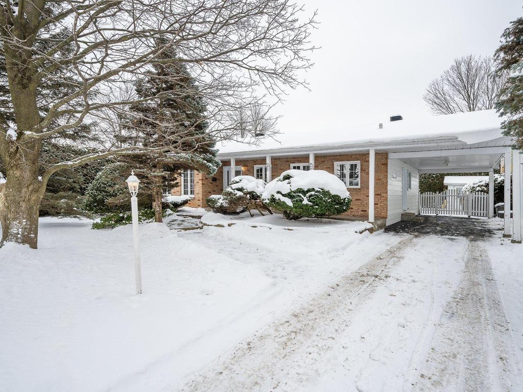 









2007


Rue La Corne

,
Saint-Bruno-de-Montarville,




QC
J3V5A1

