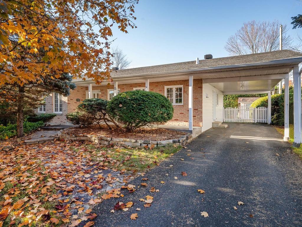









2007


Rue La Corne

,
Saint-Bruno-de-Montarville,




QC
J3V5A1

