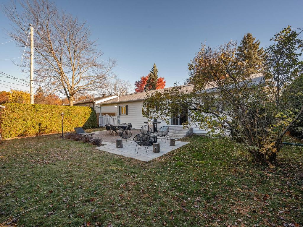 









2007


Rue La Corne

,
Saint-Bruno-de-Montarville,




QC
J3V5A1

