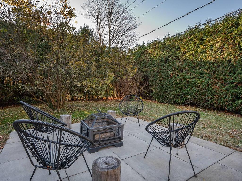 









2007


Rue La Corne

,
Saint-Bruno-de-Montarville,




QC
J3V5A1

