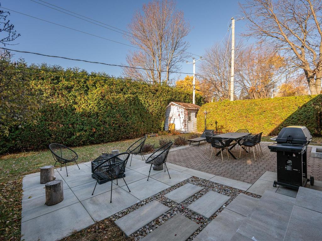 









2007


Rue La Corne

,
Saint-Bruno-de-Montarville,




QC
J3V5A1

