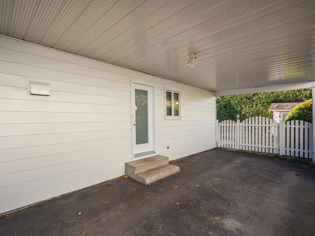 









2007


Rue La Corne

,
Saint-Bruno-de-Montarville,




QC
J3V5A1

