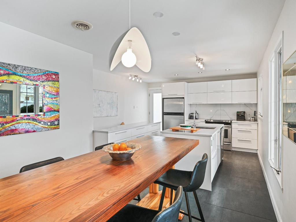 









2007


Rue La Corne

,
Saint-Bruno-de-Montarville,




QC
J3V5A1

