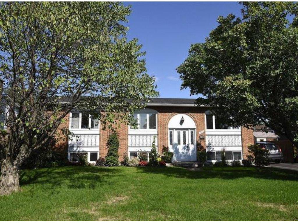 









1030


Rue du Centenaire

,
Longueuil (Greenfield Park),




QC
J4V1B8

