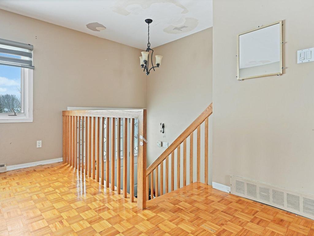 









1030


Rue du Centenaire

,
Longueuil (Greenfield Park),




QC
J4V1B8

