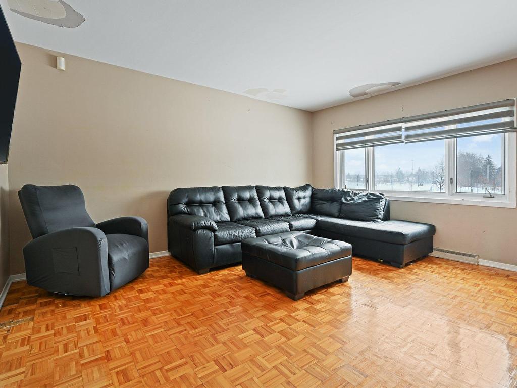 









1030


Rue du Centenaire

,
Longueuil (Greenfield Park),




QC
J4V1B8

