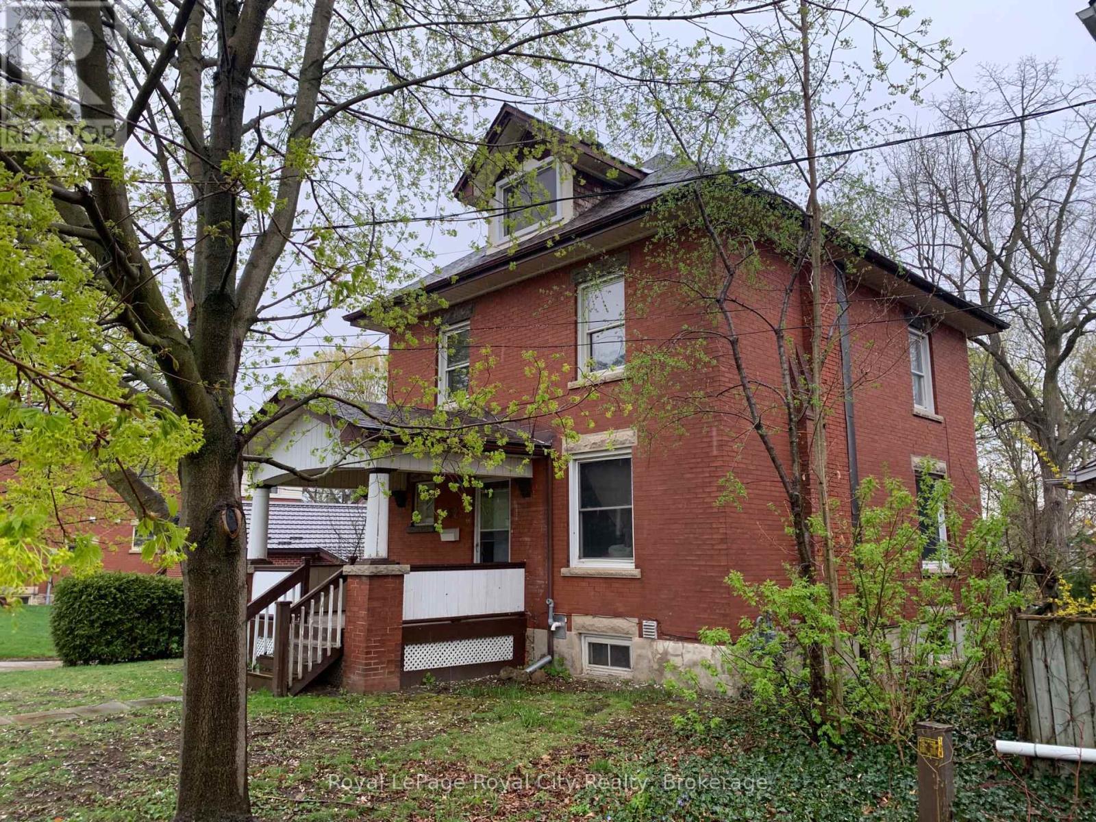 












52 WATERLOO AVENUE

,
Guelph (Downtown),




Ontario
N1H3H5

