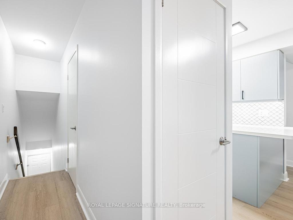 









415


Jarvis

Street, 401,
Toronto,




ON
M4Y 3C1

