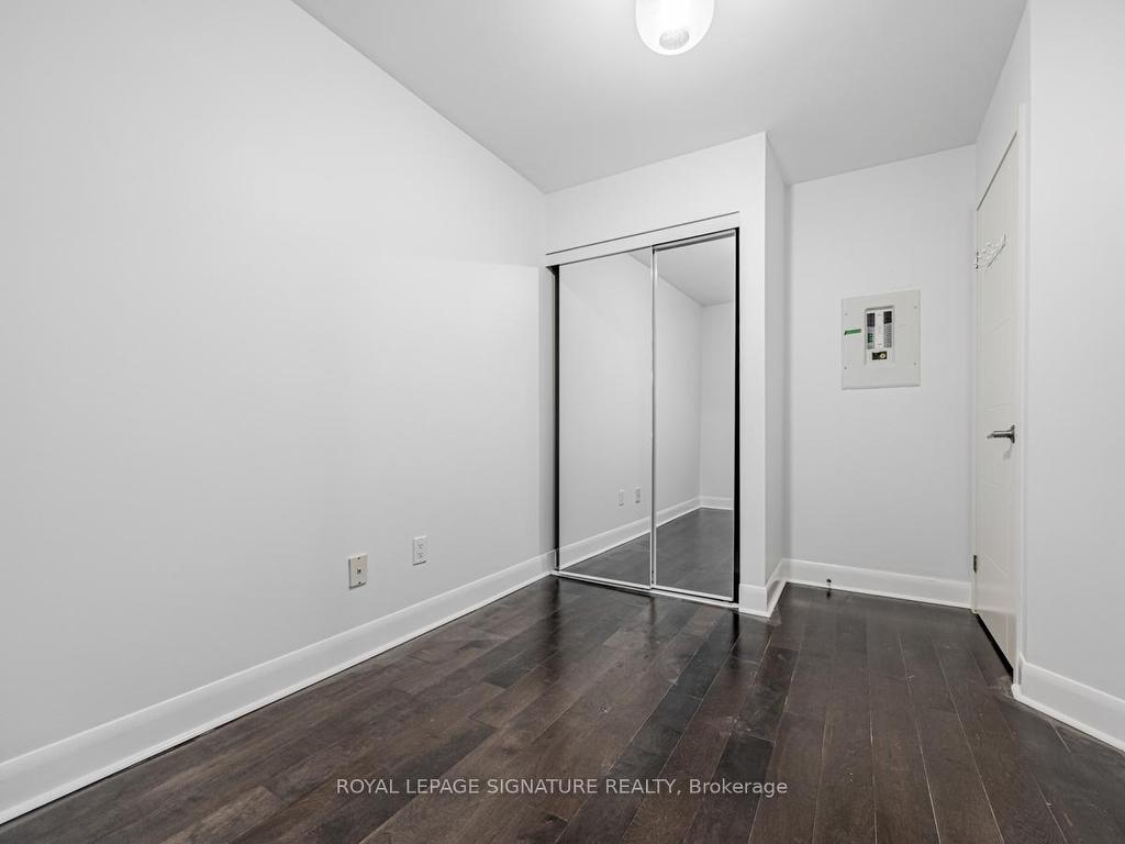 









415


Jarvis

Street, 401,
Toronto,




ON
M4Y 3C1

