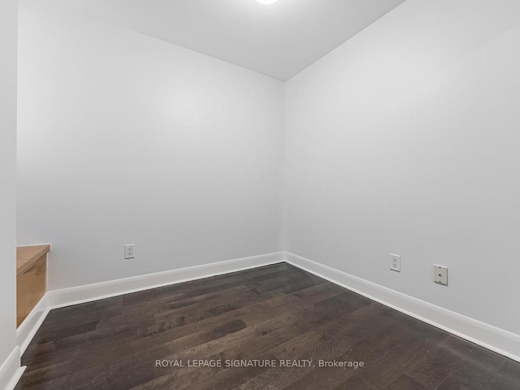 









415


Jarvis

Street, 401,
Toronto,




ON
M4Y 3C1

