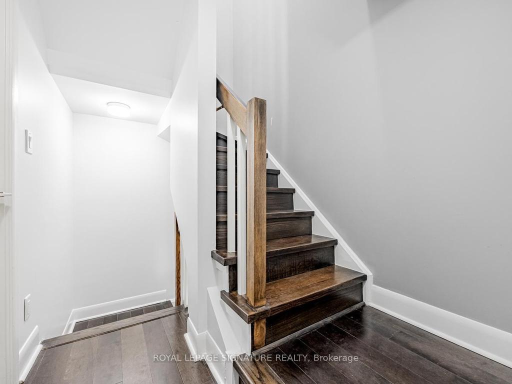 









415


Jarvis

Street, 401,
Toronto,




ON
M4Y 3C1

