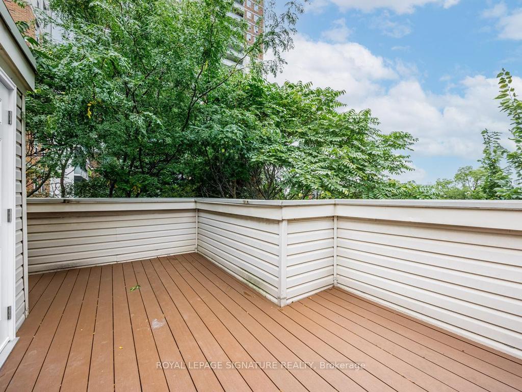 









415


Jarvis

Street, 401,
Toronto,




ON
M4Y 3C1

