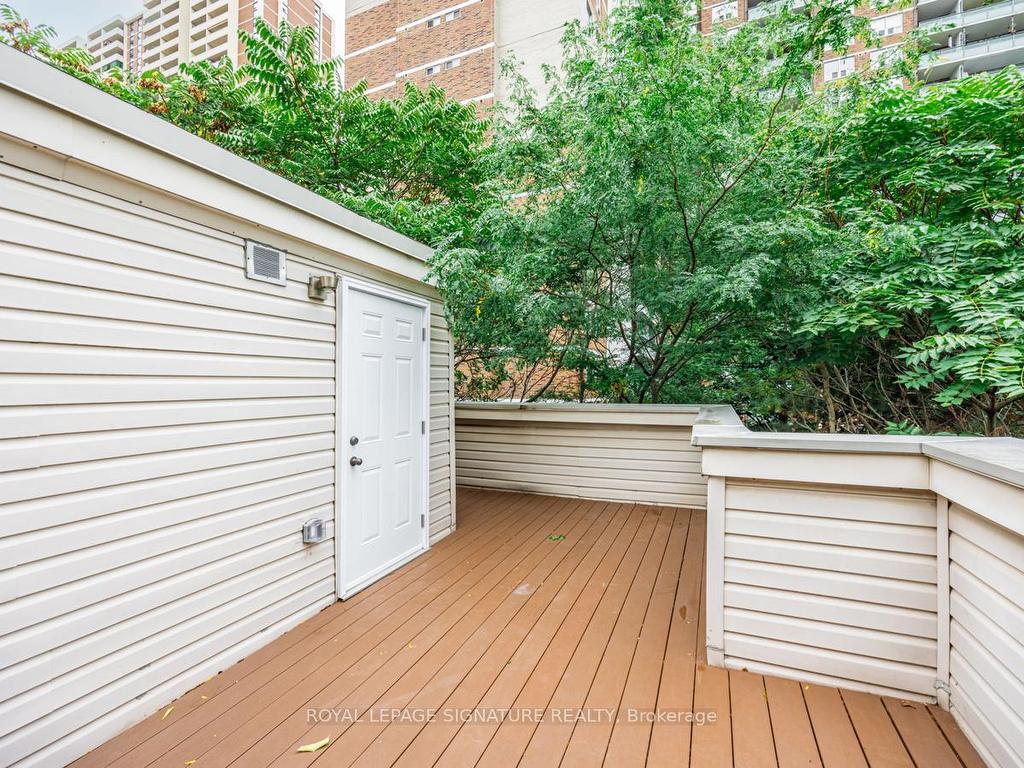 









415


Jarvis

Street, 401,
Toronto,




ON
M4Y 3C1

