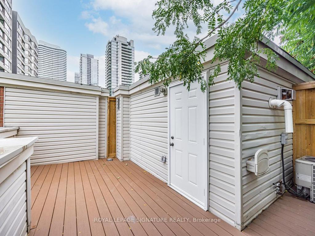 









415


Jarvis

Street, 401,
Toronto,




ON
M4Y 3C1

