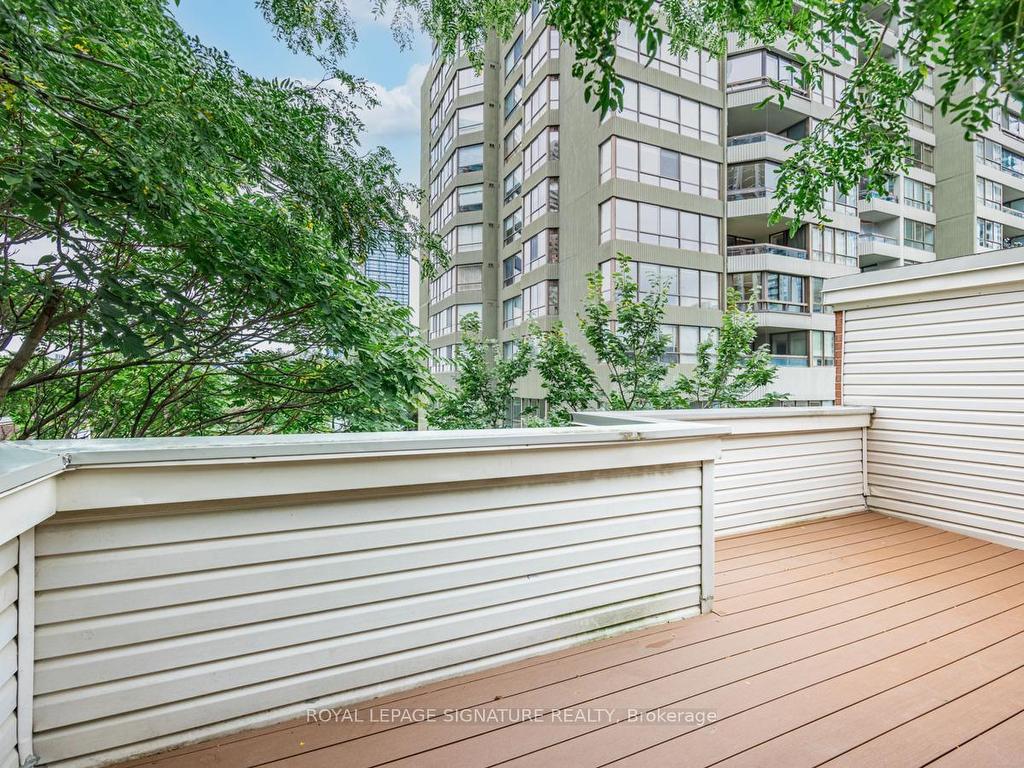 









415


Jarvis

Street, 401,
Toronto,




ON
M4Y 3C1

