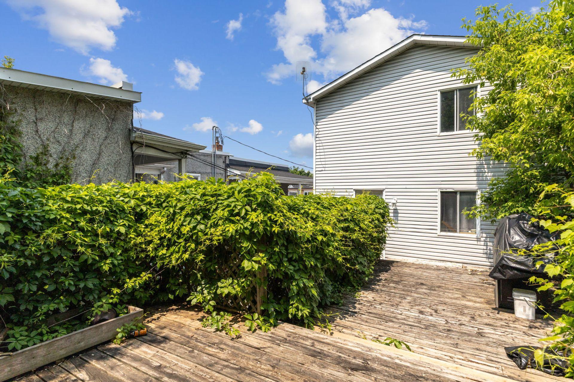 









8


Rue Frontenac

,
Gatineau (Hull),




QC
J8X1Y6

