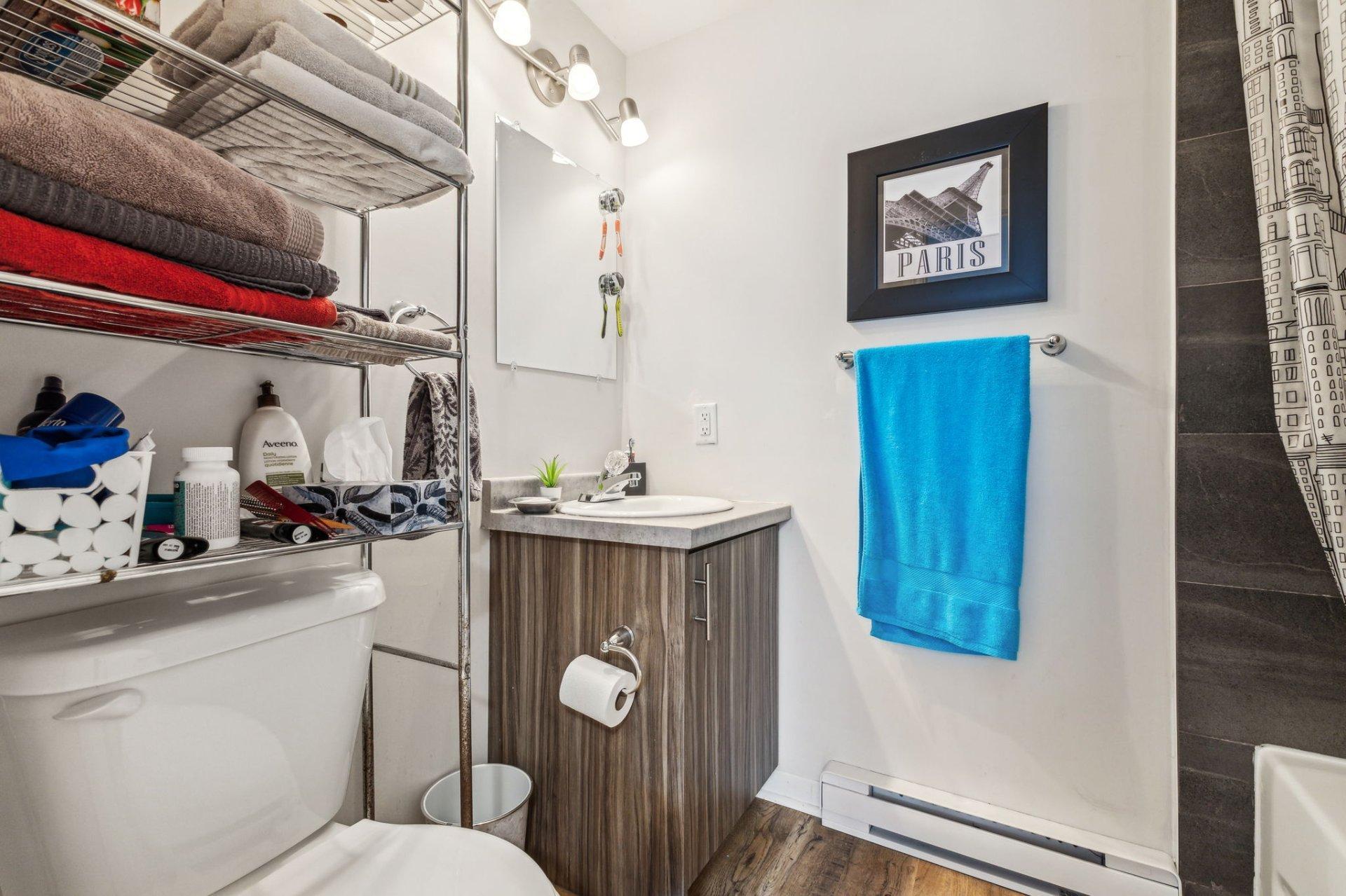 









8


Rue Frontenac

,
Gatineau (Hull),




QC
J8X1Y6

