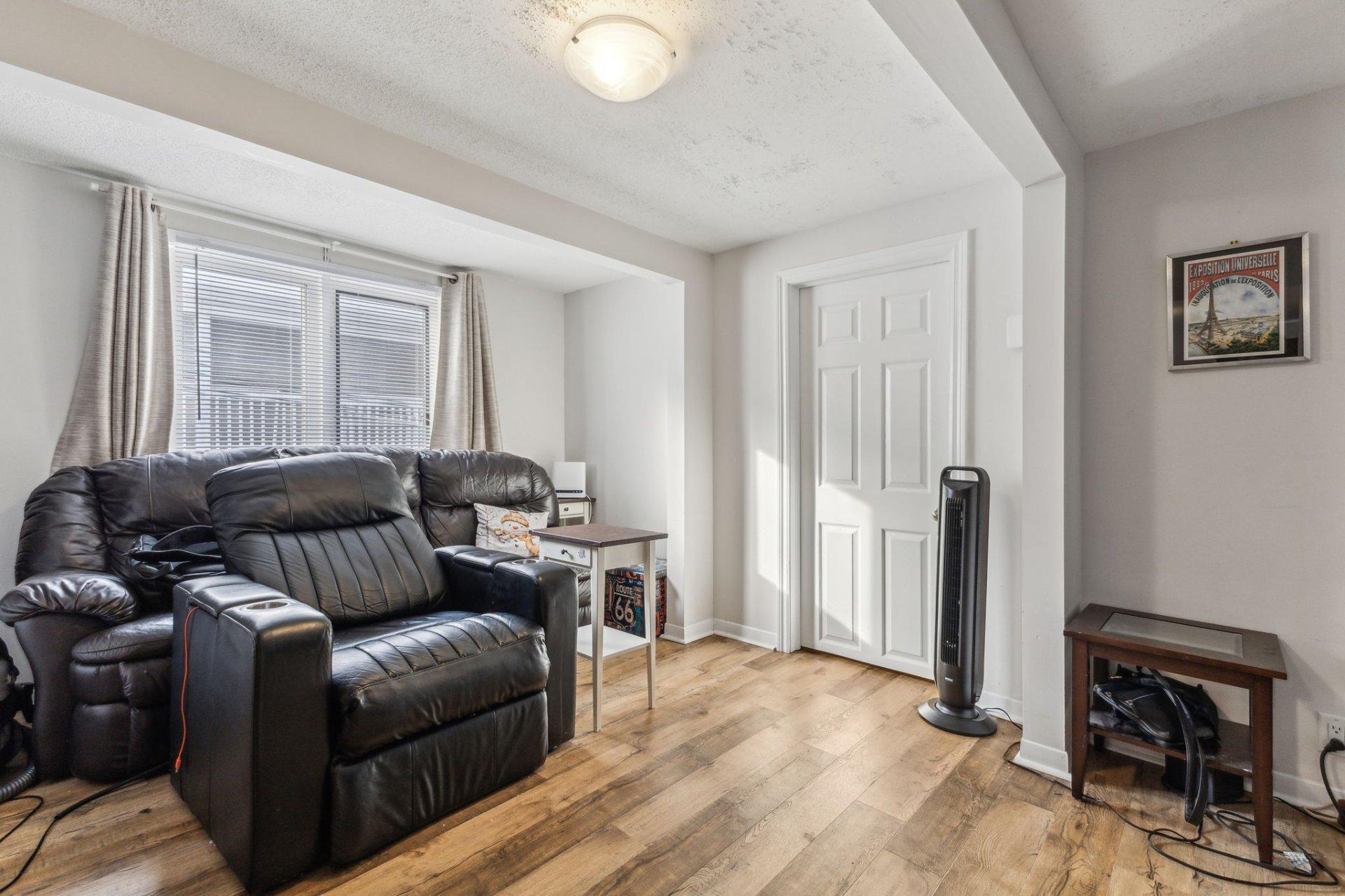 









8


Rue Frontenac

,
Gatineau (Hull),




QC
J8X1Y6


