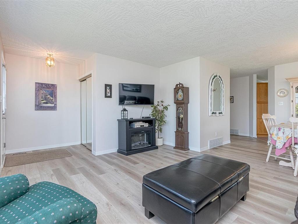 









815


Dunsmuir

Cres, 14,
Ladysmith,




BC
V9G 1R8

