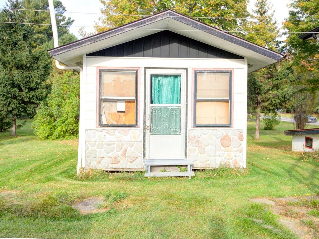 









3240


Rue Godard

,
Sainte-Sophie,




QC
J5J2T5

