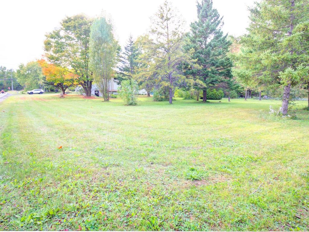 









3240


Rue Godard

,
Sainte-Sophie,




QC
J5J2T5

