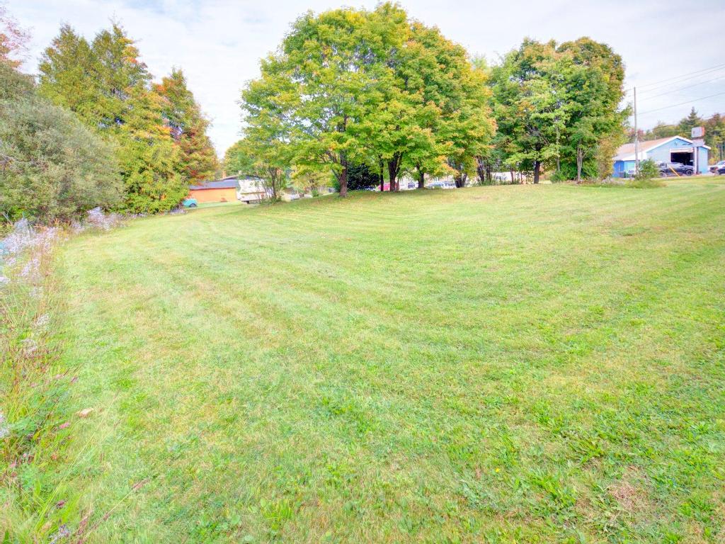 









3240


Rue Godard

,
Sainte-Sophie,




QC
J5J2T5


