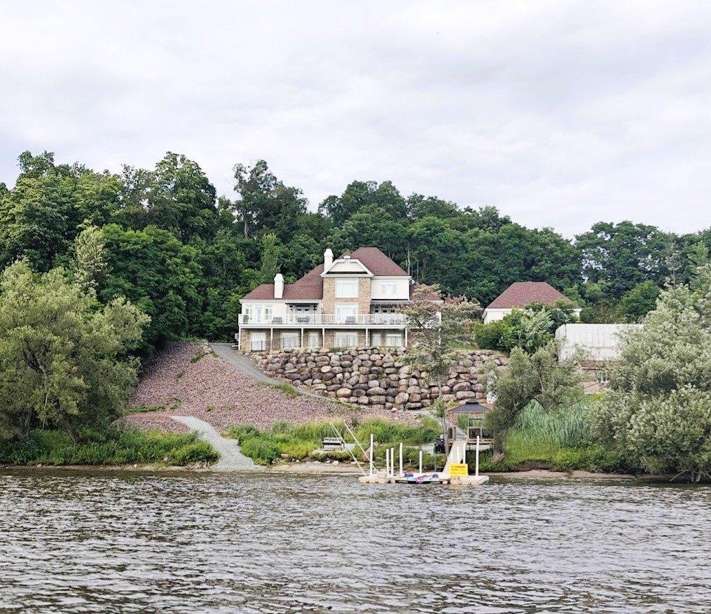 









50

 - 50A


Route du Long-Sault

,
Saint-André-d'Argenteuil,




QC
J0V1X0

