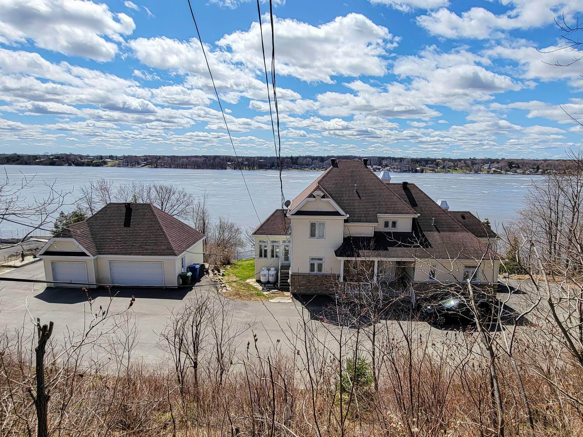 









50

 - 50A


Route du Long-Sault

,
Saint-André-d'Argenteuil,




QC
J0V1X0

