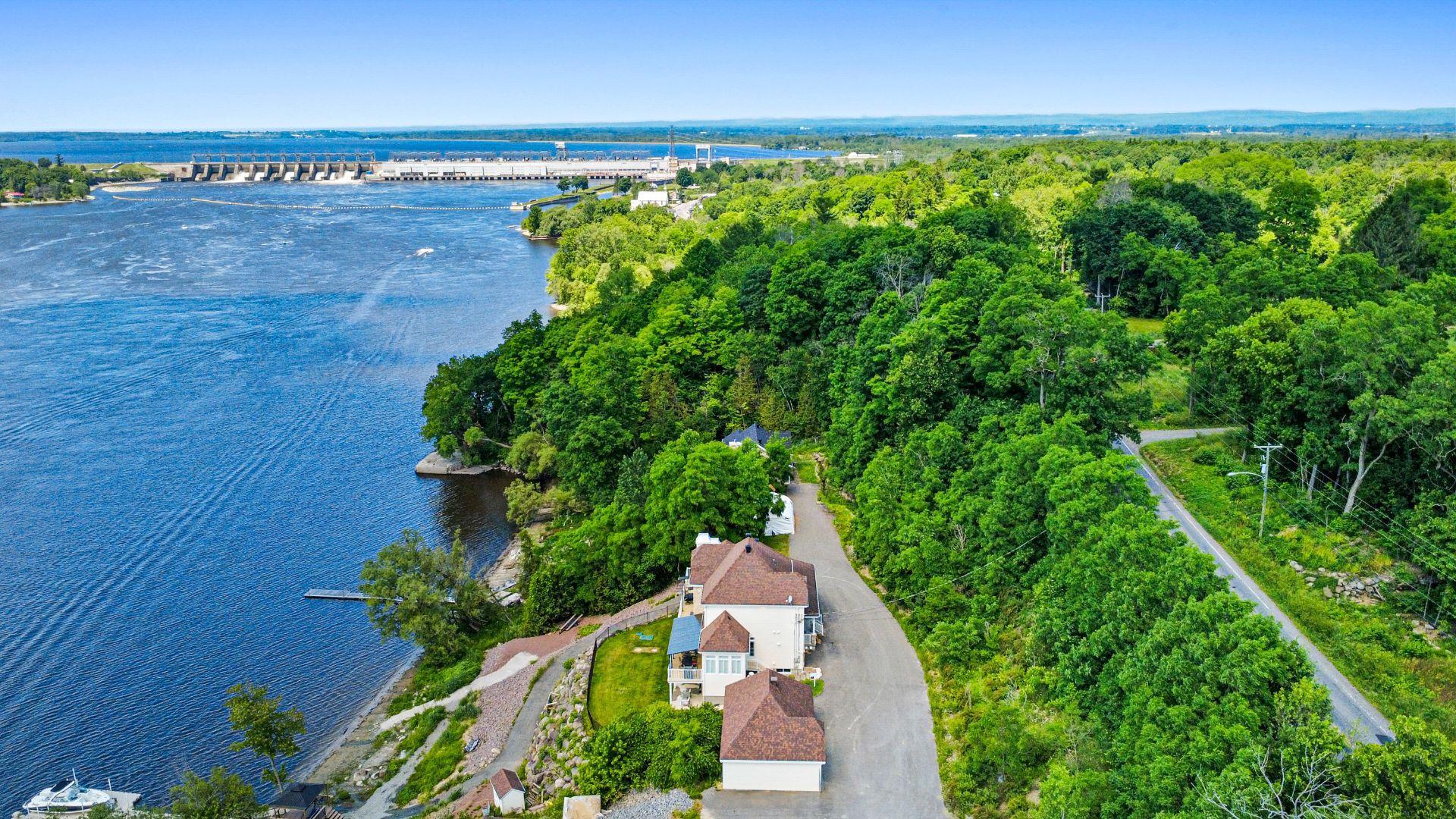 









50

 - 50A


Route du Long-Sault

,
Saint-André-d'Argenteuil,




QC
J0V1X0

